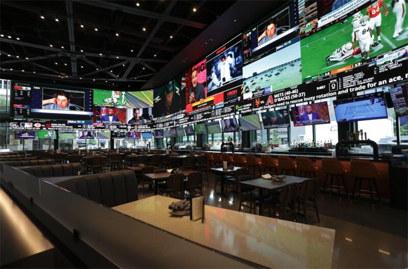 TVONE CORIOmaster2 guida 2.000 piedi quadrati. video wall al nuovo DraftKings Sportsbook di Chicago